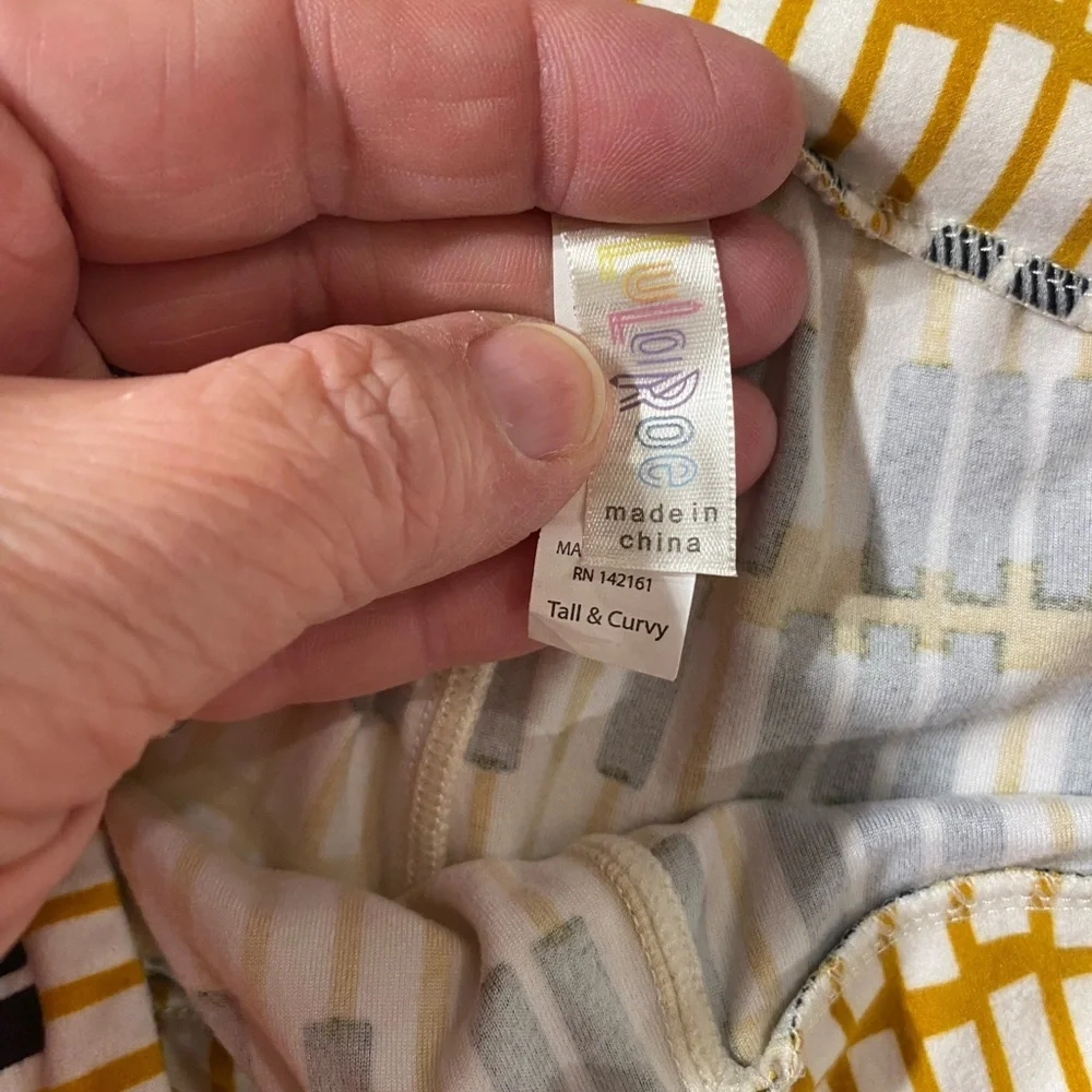 LuLaRoe  Leggings with Black and Gold Pattern Tall & Curvy (PQ)